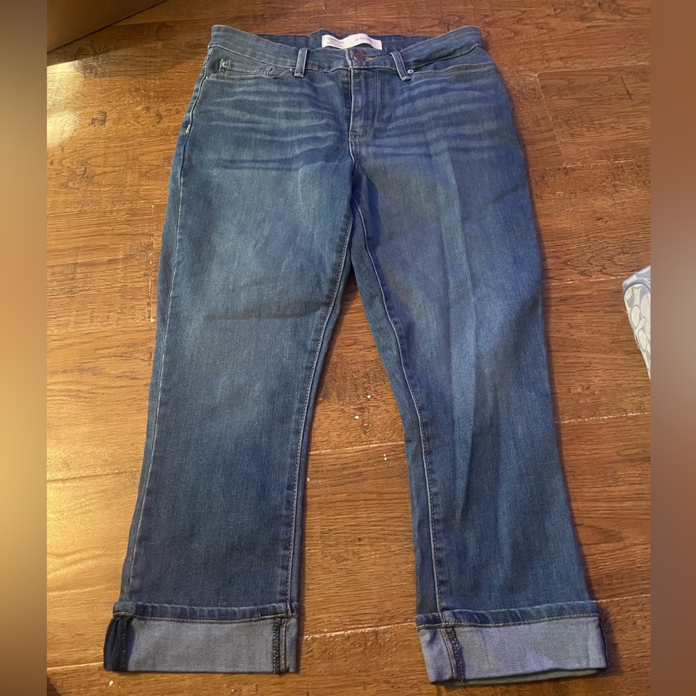 Levis stretch Capri jeans 8 new